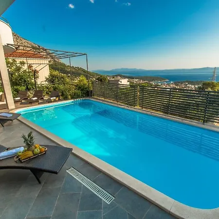Collis - #73651 Feriehus Makarska